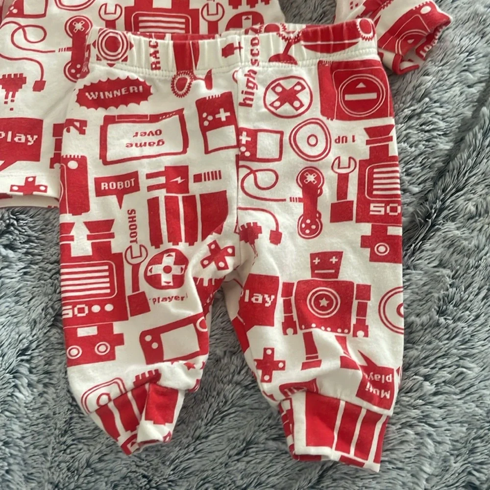 Ever and ever brand newborn baby pajamas. Pants and top. High-quality. Like new. - Picture 2 of 4
